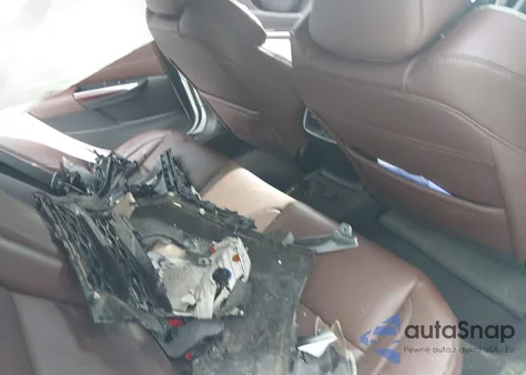 2017 Acura Tlx z USA, uszkodzony, nr VIN 19UUB1F3XHA001134